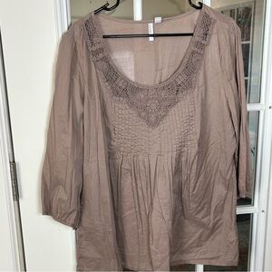 Women's Mushroom Brown Lace‎ Detail Top Size XL